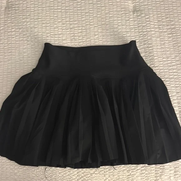 ALO Yoga Black Skater Skirt - Picture 2 of 4